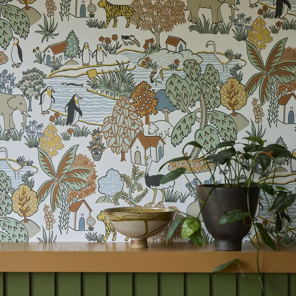 0231ANPEAZZ - Animal Kingdom Wallpaper - Pea - Little Greene