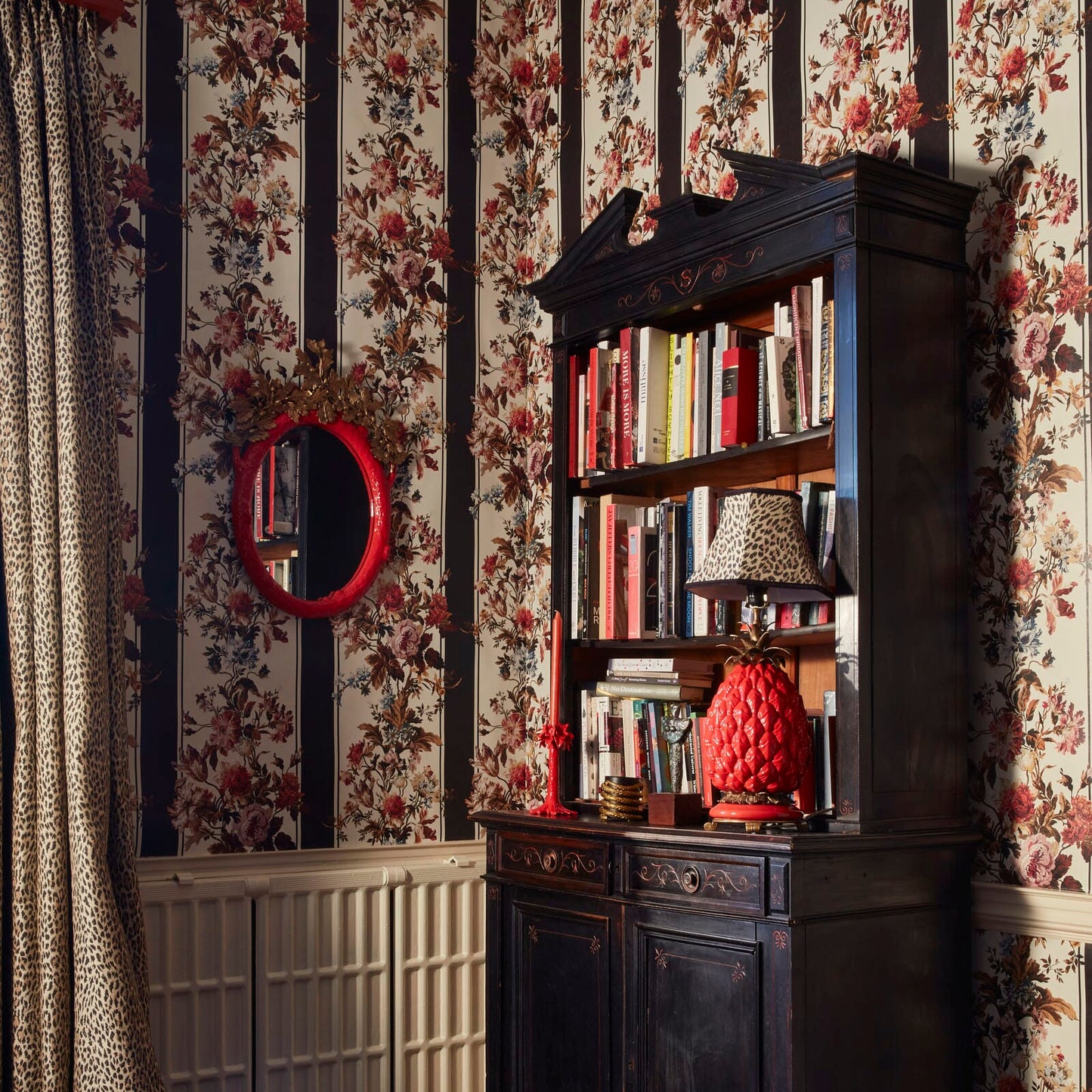 Rosetta Garland Wallpaper