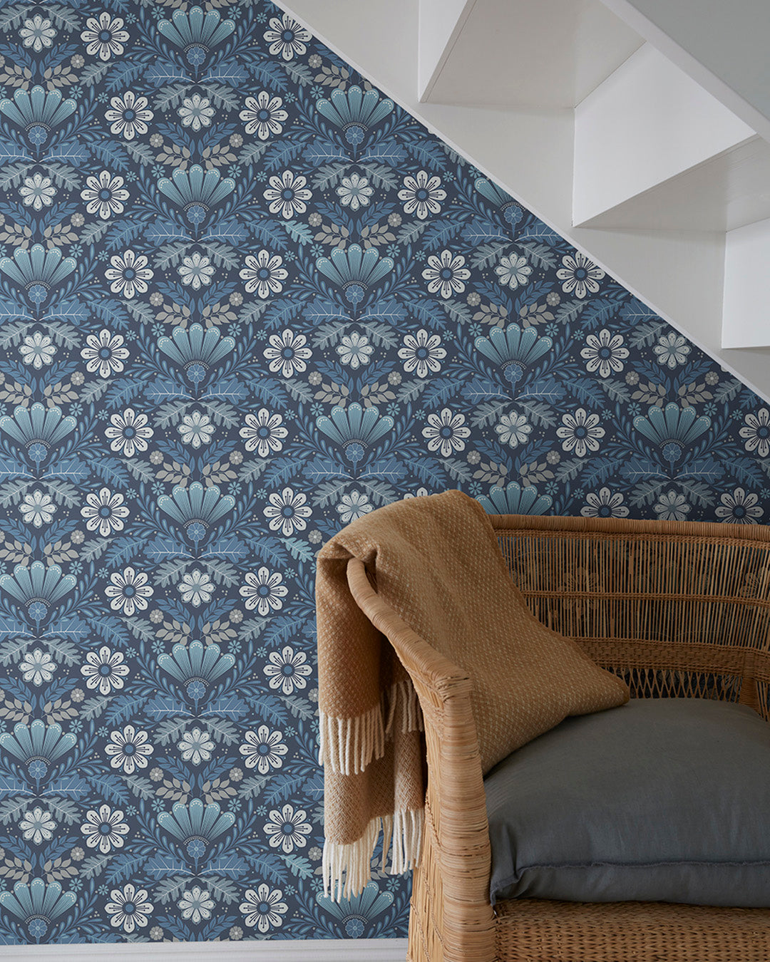 24123 - Klockrike Wallpaper - Blue - Midbec