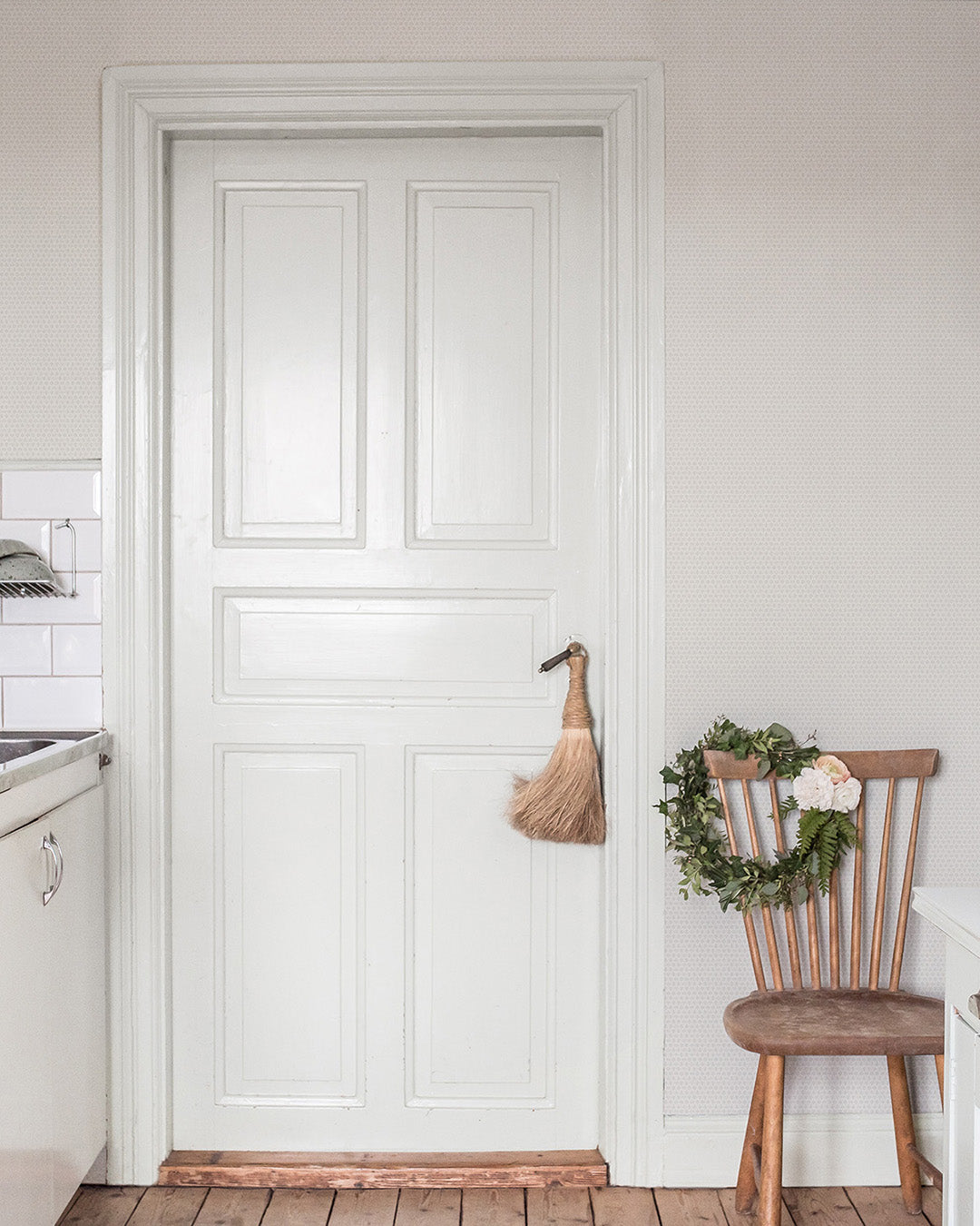 27025 - Stella Wallpaper - White - Midbec