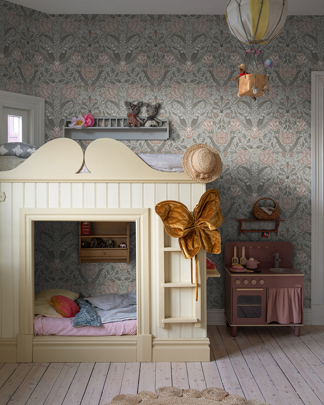 44105 - Filippa Wallpaper - Greige - Midbec