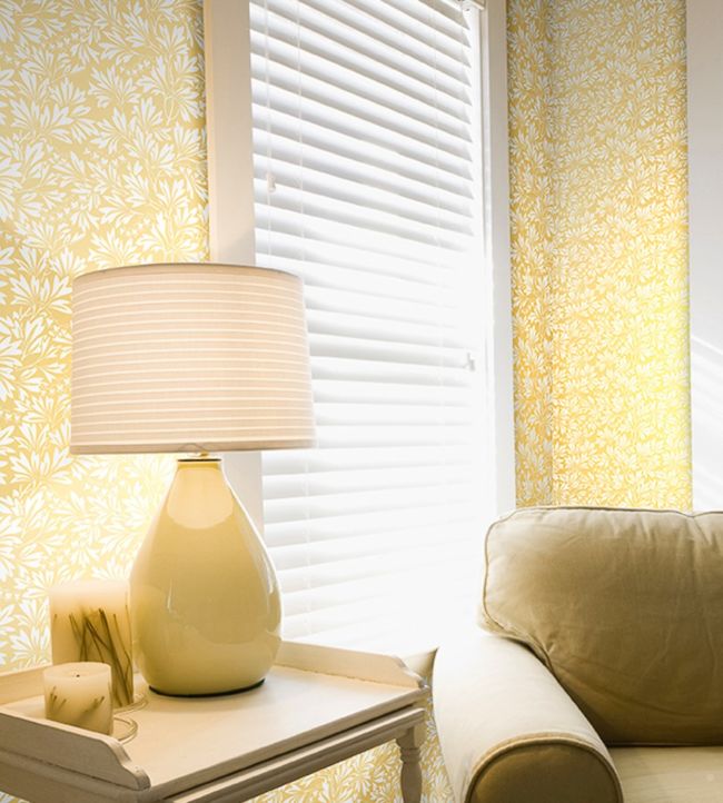 Dialytra Wallpaper - Chalk on Pale Ochre - 88/11046