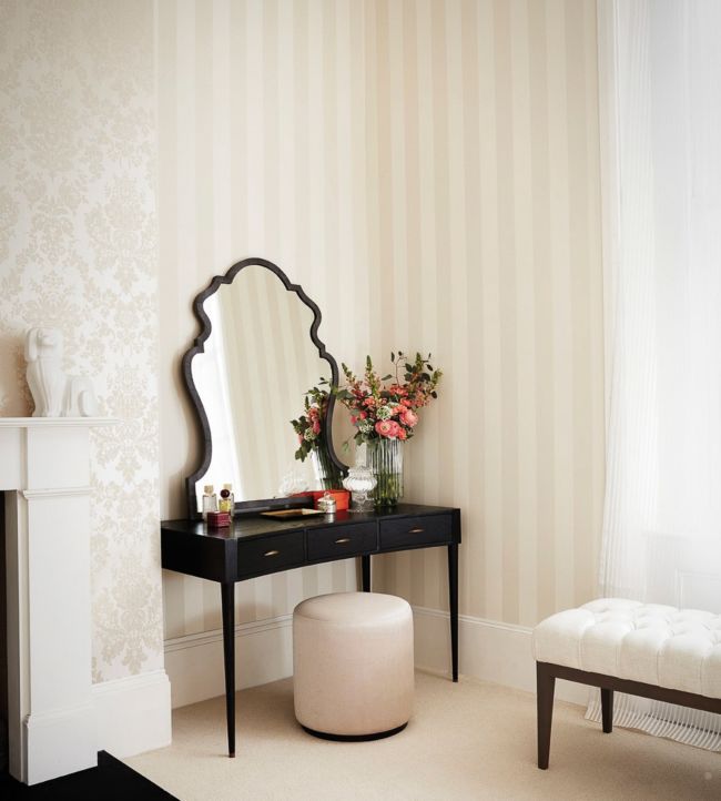 Glastonbury Stripe Wallpaper - White - 96/4018