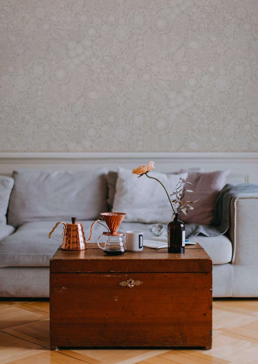 August Wallpaper - Beige - Summer Gray