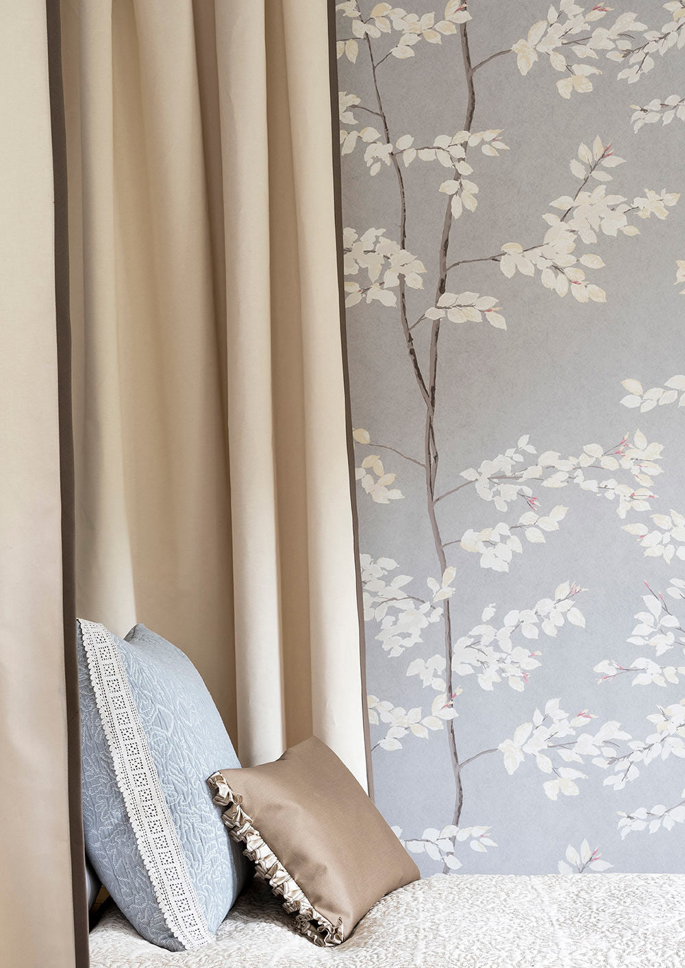 Beech Wallpaper - Dove