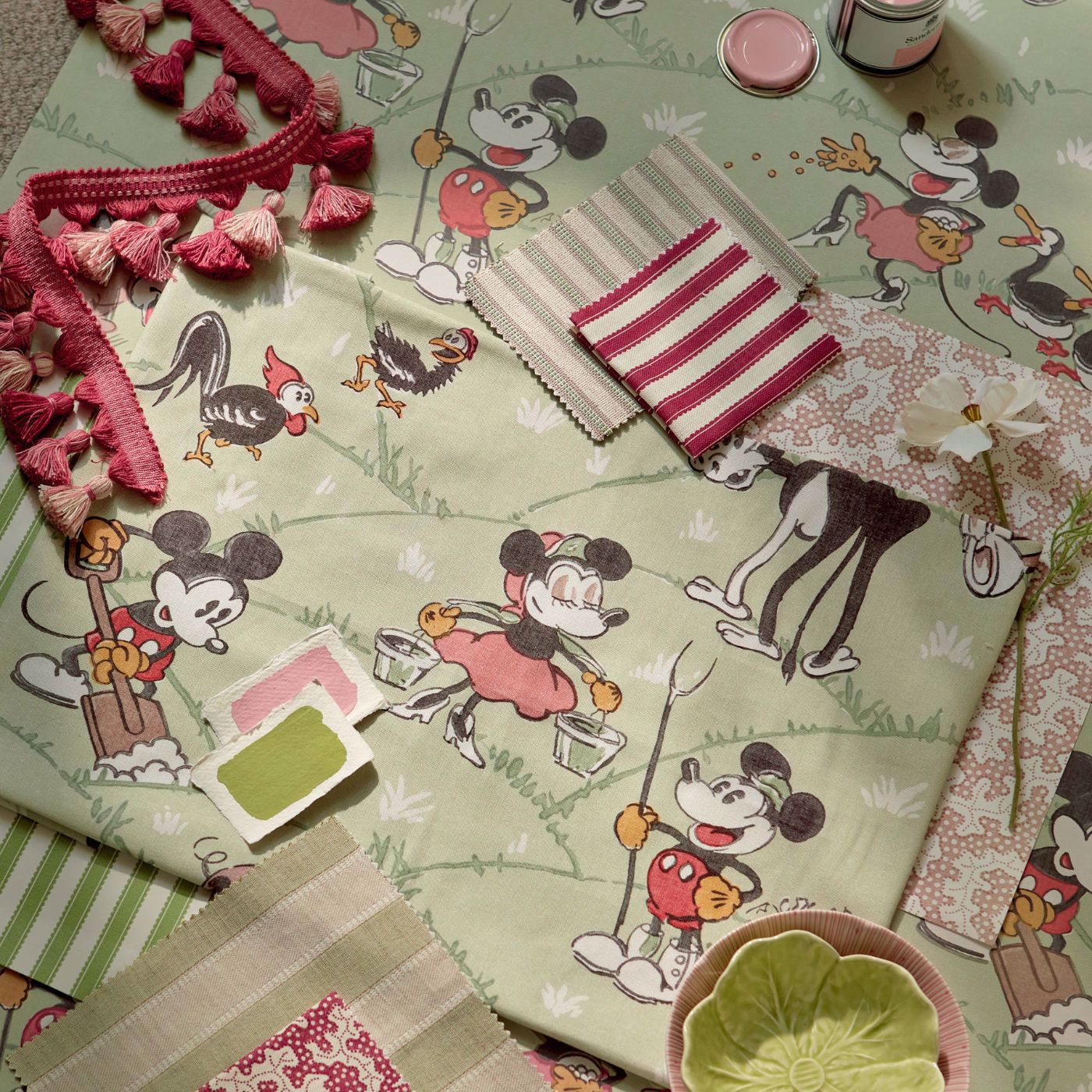 Mickey At The Farm Wallpaper - Butterscotch - DDIW217267
