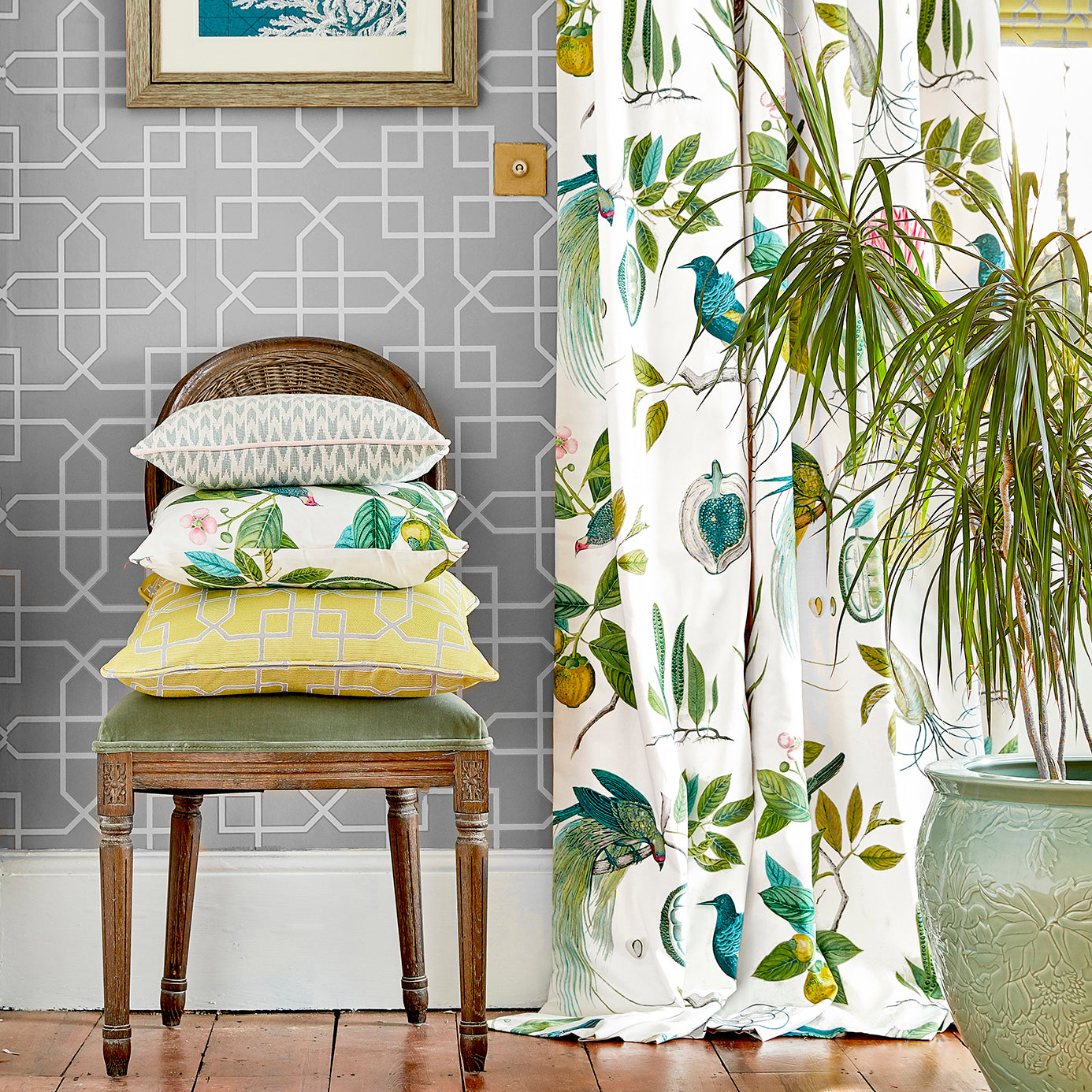 Hampton Trellis Wallpaper - Linen - DGLW216659