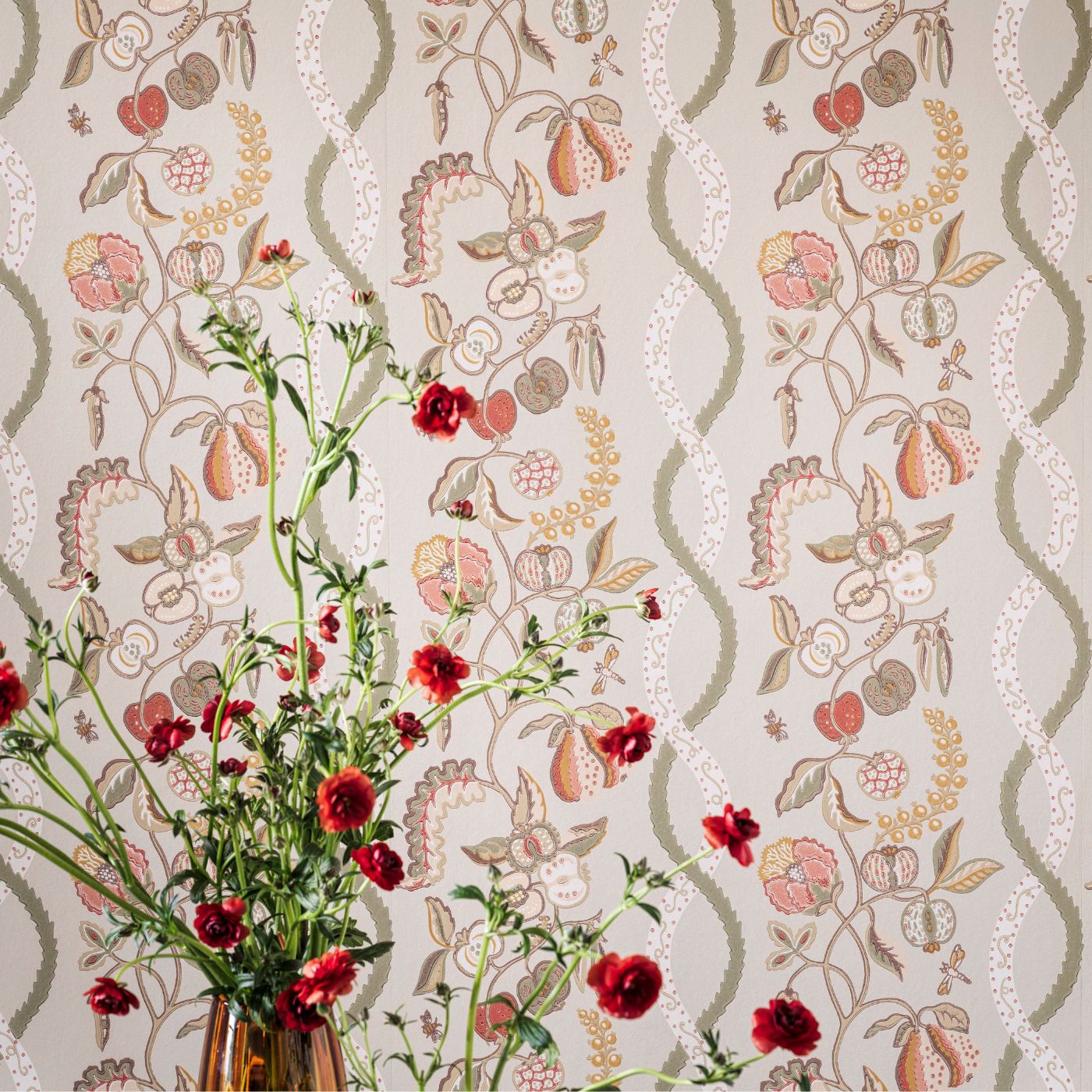 Kitchen Garden Wallpaper - Gloucestershire Pear - DHIP217500