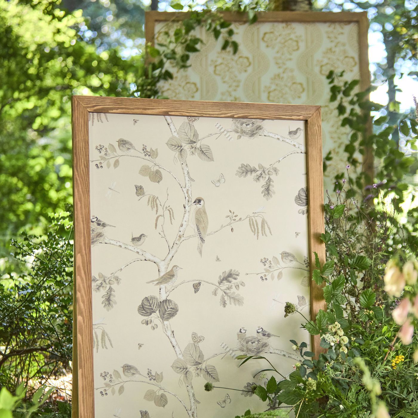 Woodland Chorus Wallpaper - Sepia/Neutral - DWOW215704