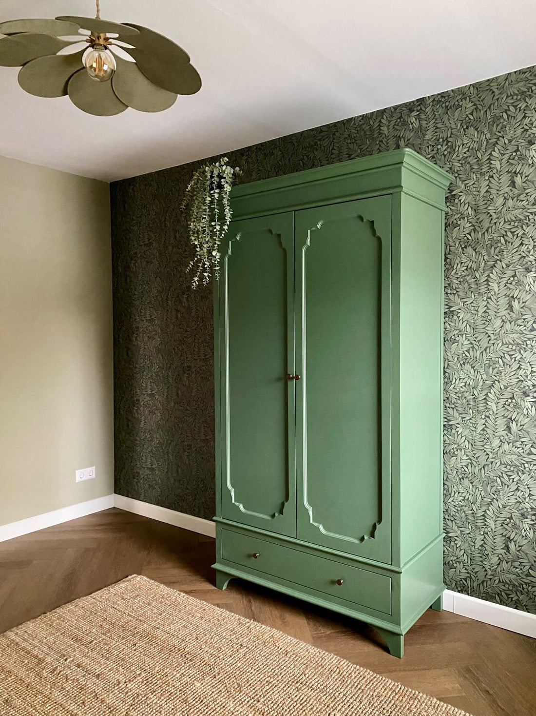 Eve Wallpaper - Evergreen - Summer Gray