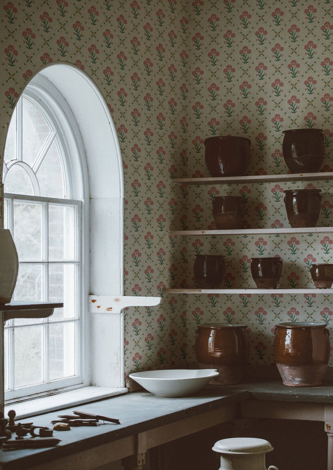 Floral Trellis Wallpaper - Rose - Summer Gray