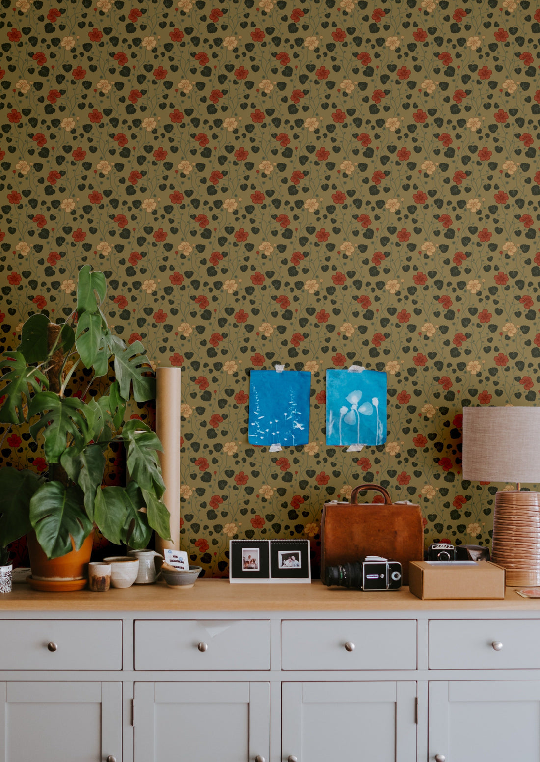 Hallie Wallpaper - Gold - Summer Gray