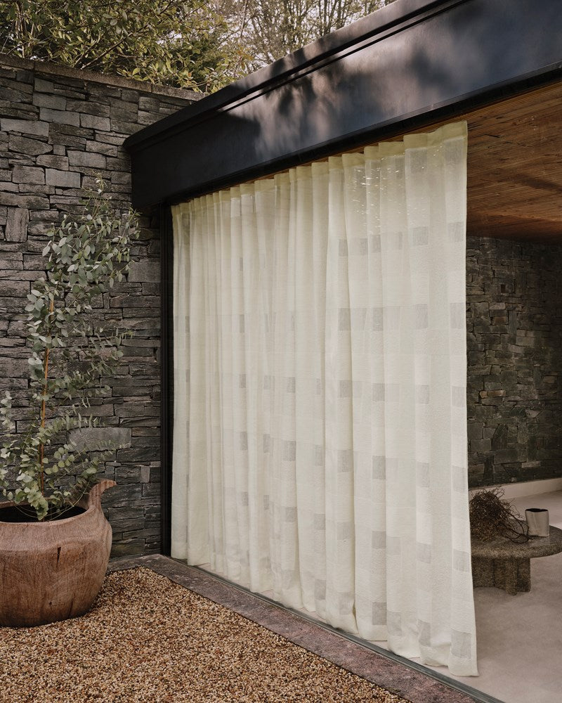 Juma Fabric - White - Larsen