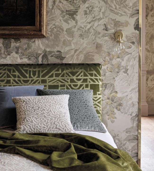 Rose Absolute Wallpaper - Linen/Gold - ZDAR312853 - Zoffany