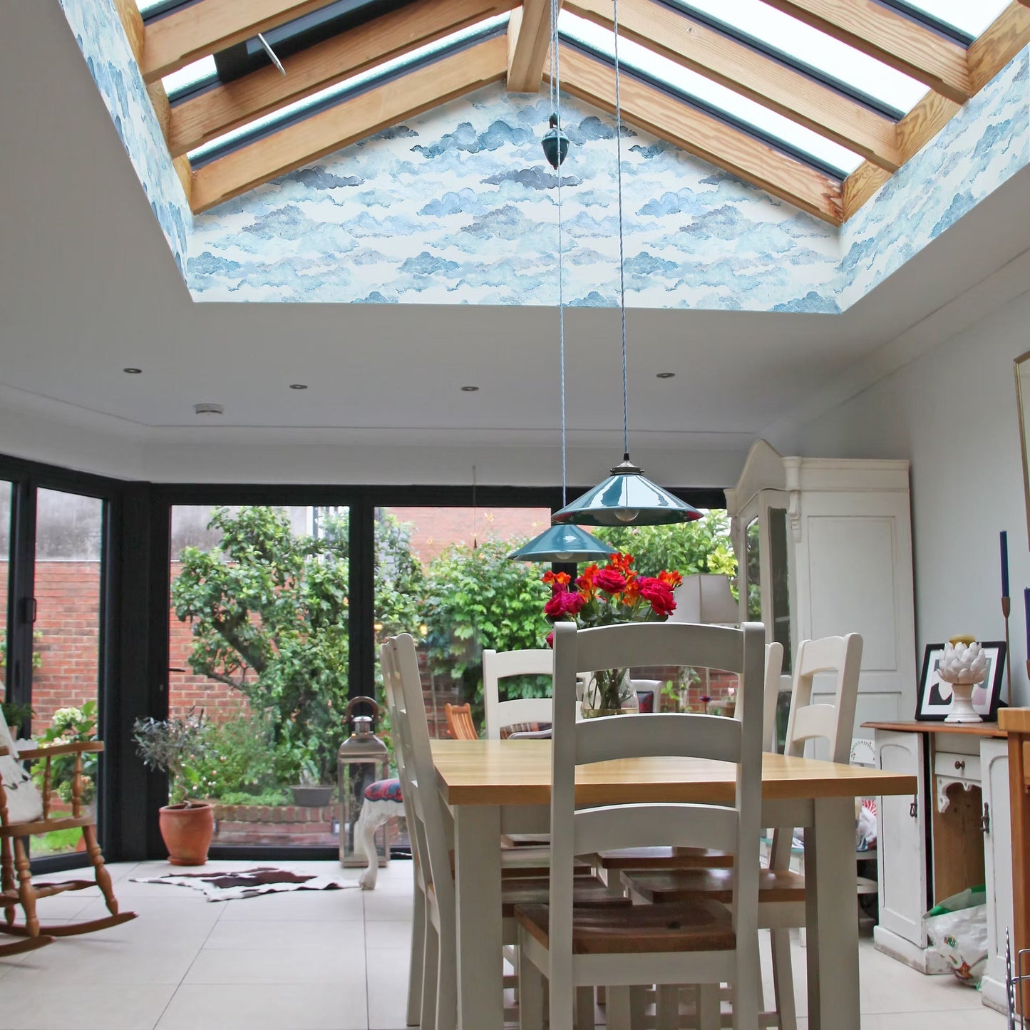 Les Nuages Wallpaper