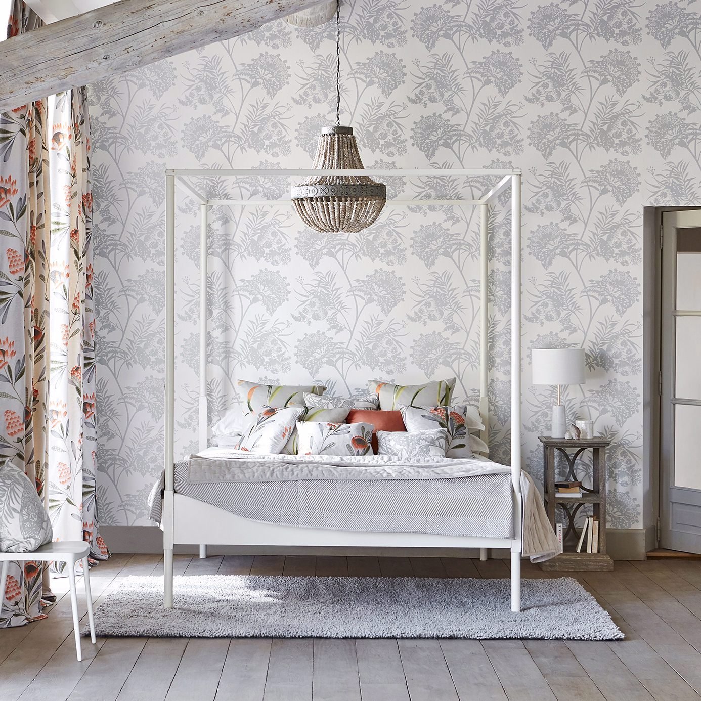 Bavero Shimmer Wallpaper - Silver - HZAP111778 - Harlequin