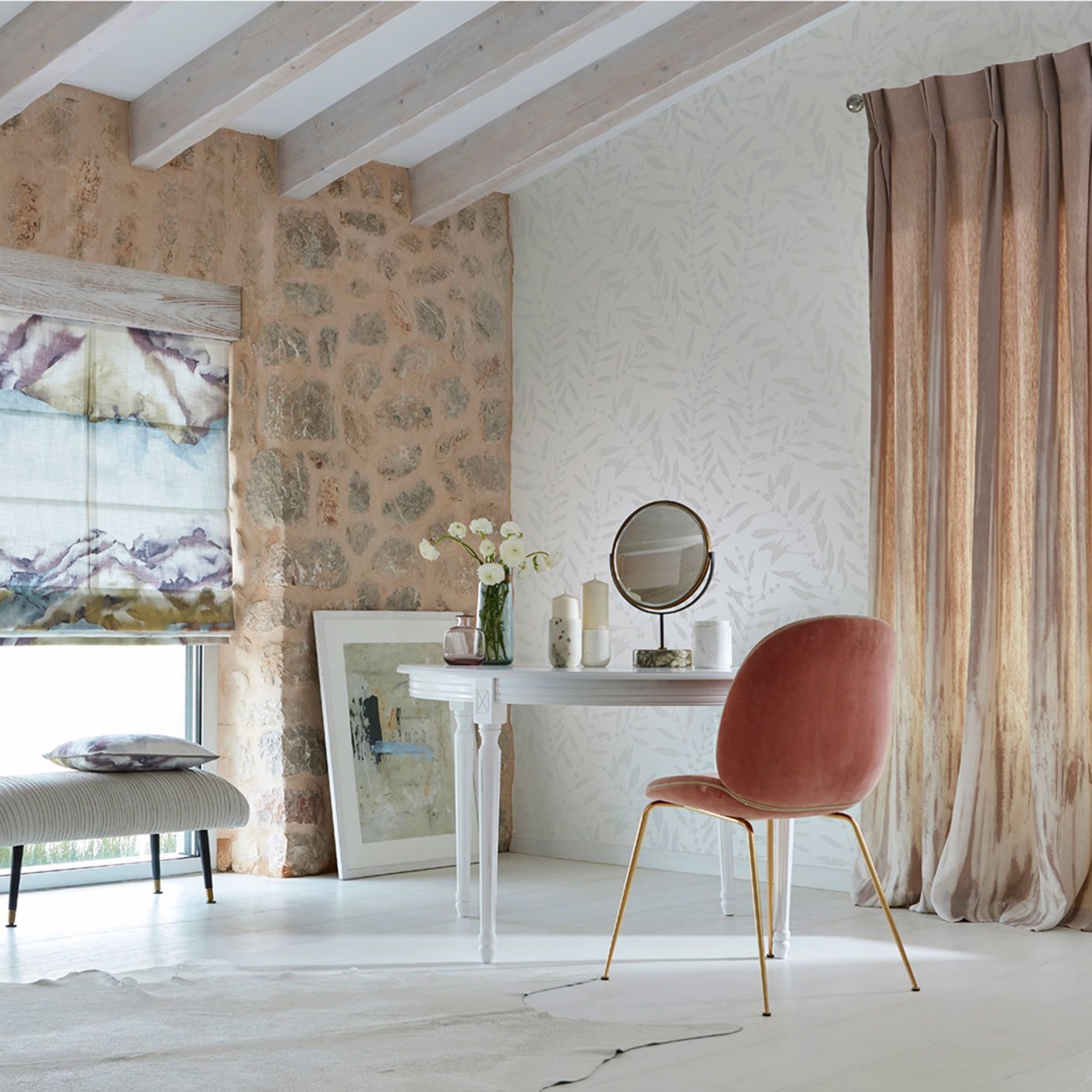 Chaconia Shimmer Wallpaper - Pearl - Harlequin - HANZ111660