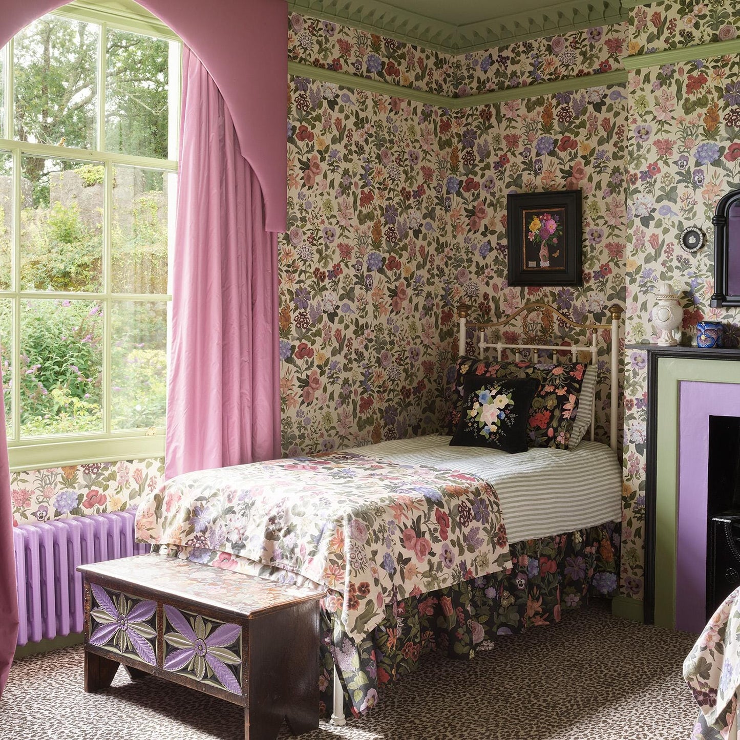 Floralia Wallpaper - Ecru - House of Hackney - 1-WA-FRA-DI-ECR-XXX