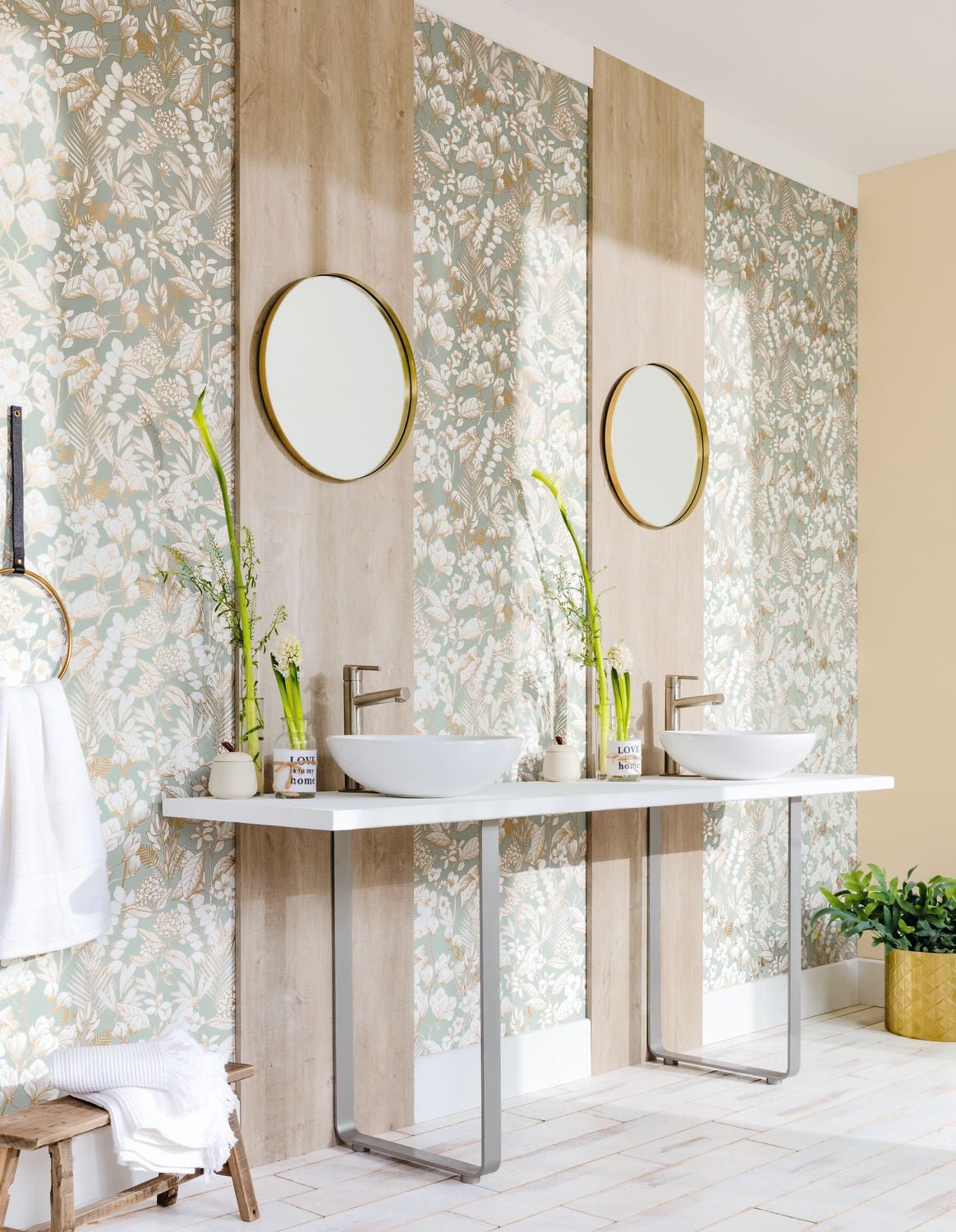 Flower Power May Wallpaper - Vert D'eau - Caselio - 101857024