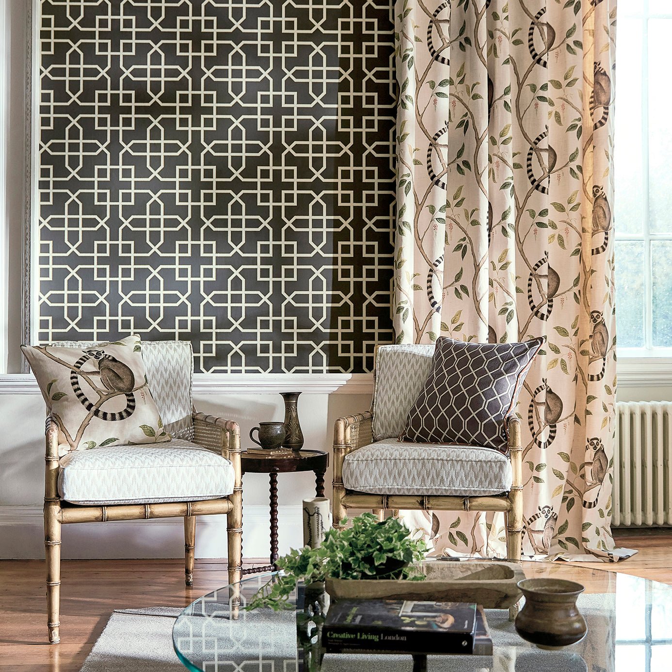 Hampton Trellis Wallpaper - Charcoal - Sanderson - DGLW216662