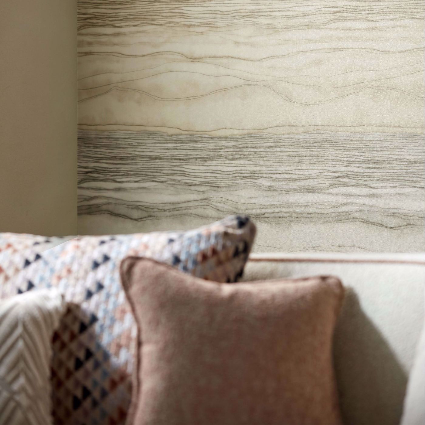 Metamorphic Wallpaper - Taupe/Linen - Harlequin - HRWT113101