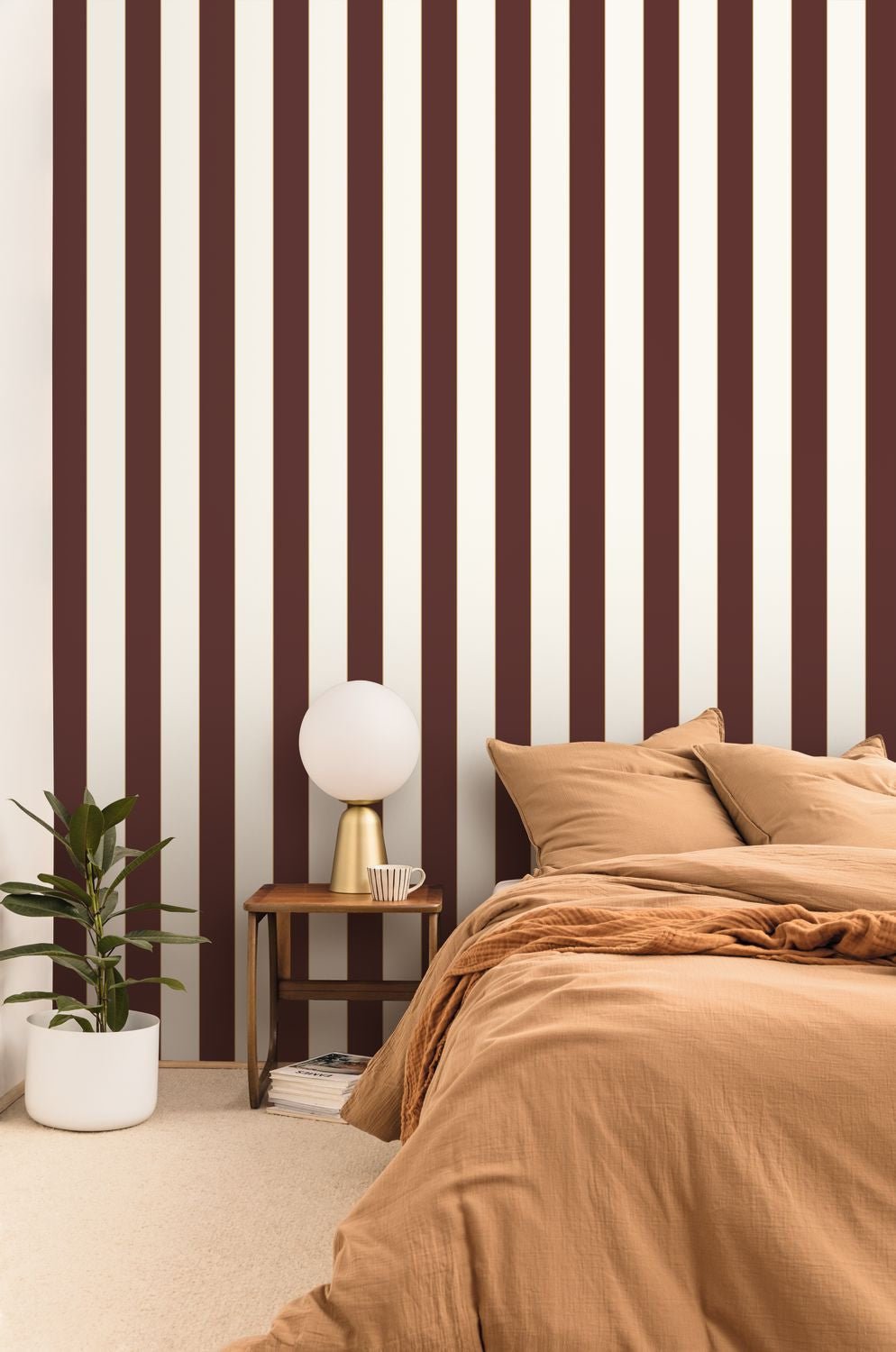 Moonlight Golden Lines Wallpaper - Aubergine - Caselio - 101075050