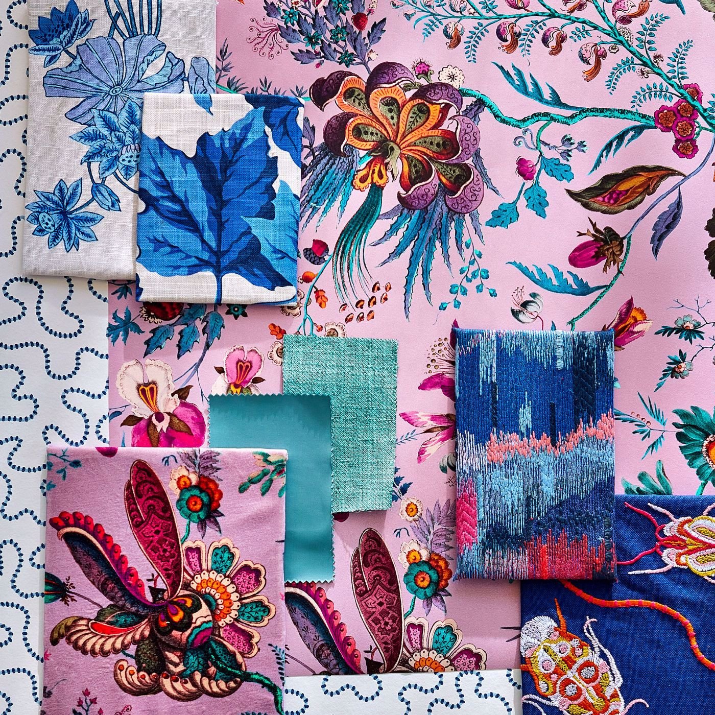 Wonderland Floral Wallpaper - Amethyst/Lapis/Ruby - Harlequin - HSRW113066
