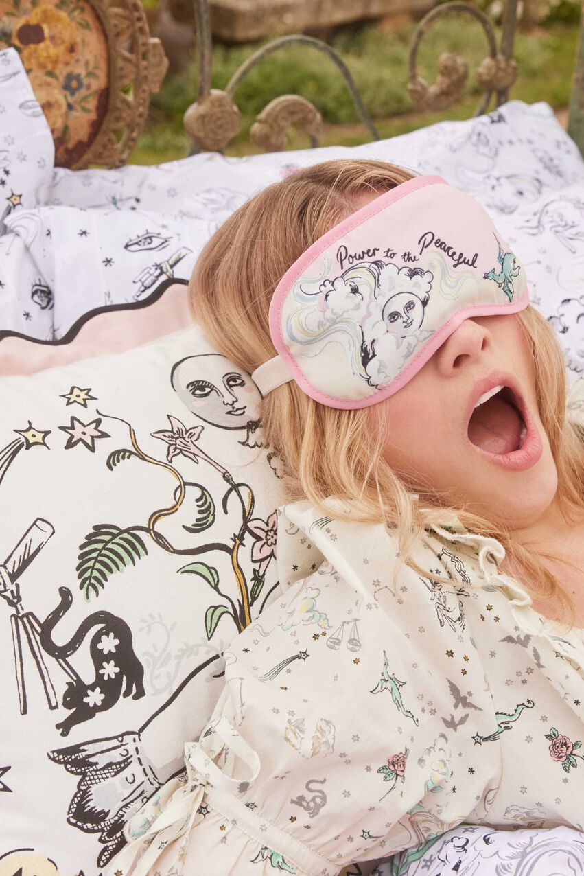 Celestial Scallop Edge Room Cushion - White