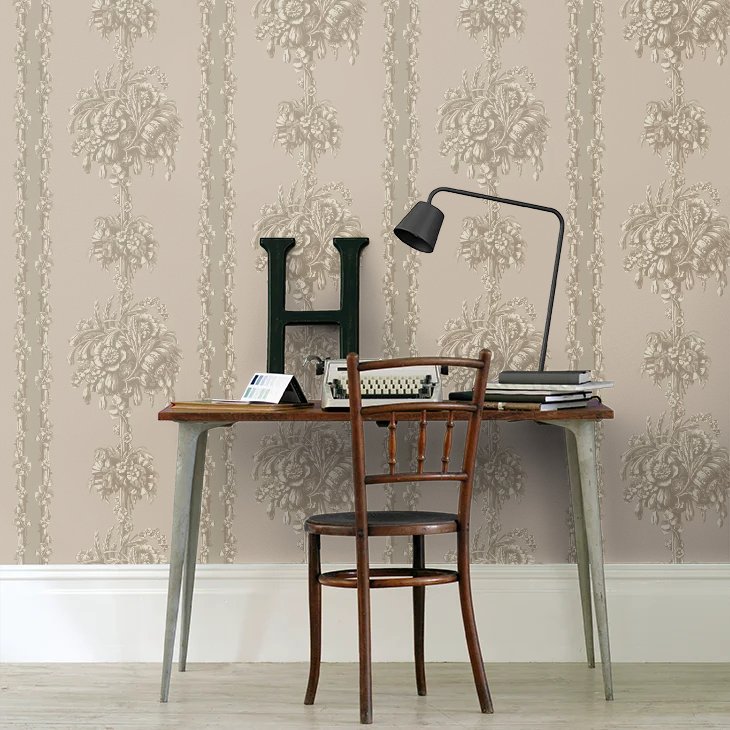 0251CBMEDAL - Chelsea Bridge Wallpaper - Medal - Little Greene