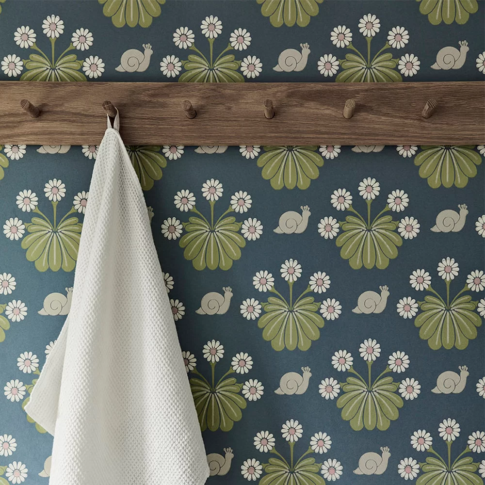 0260BUJUNIP - Burges Snail Wallpaper - Juniper - Little Greene