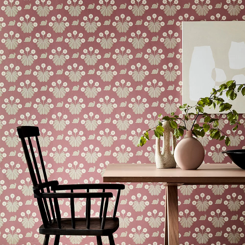 0260BUROSIE - Burges Snail Wallpaper - Rosie - Little Greene