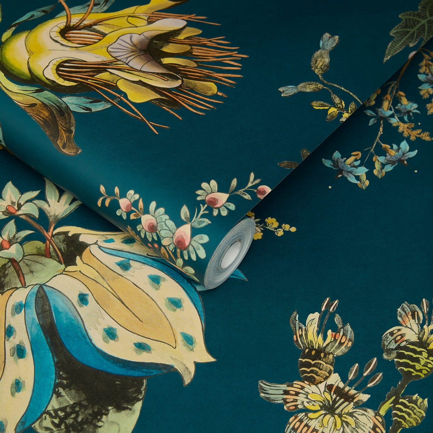 Flora Fantasia Wallpaper - Cerulean - 1-WA-FLF-DI-CER-XXX
