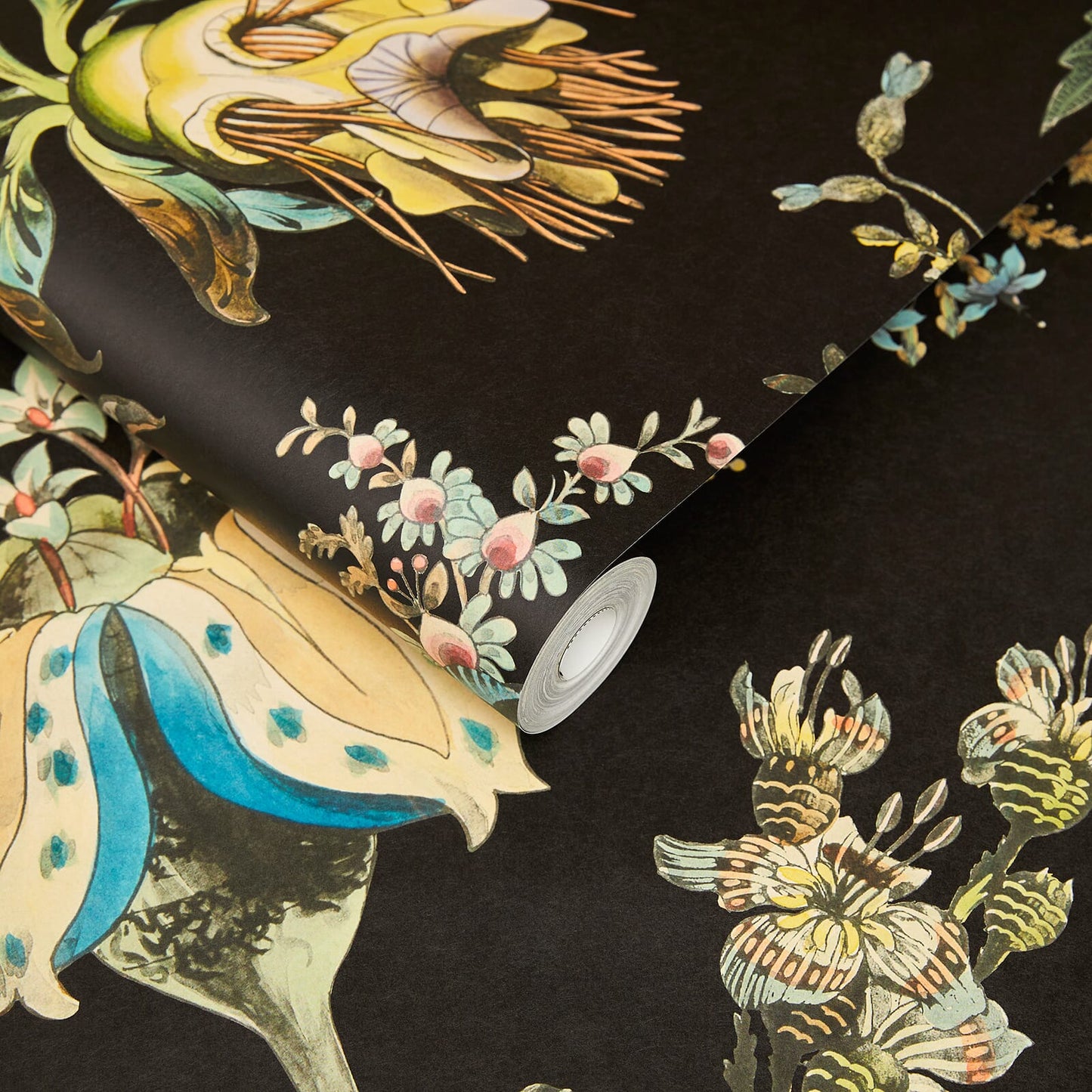 Flora Fantasia Wallpaper