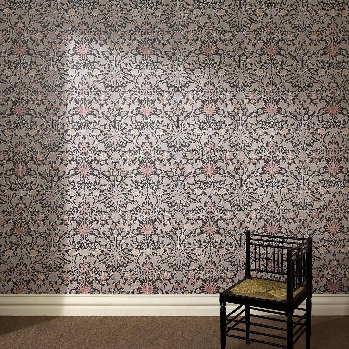 1-WA-HYA-DI-NOI-XXX - Hyacinth Novellus Wallpaper - Noir - House of Hackney