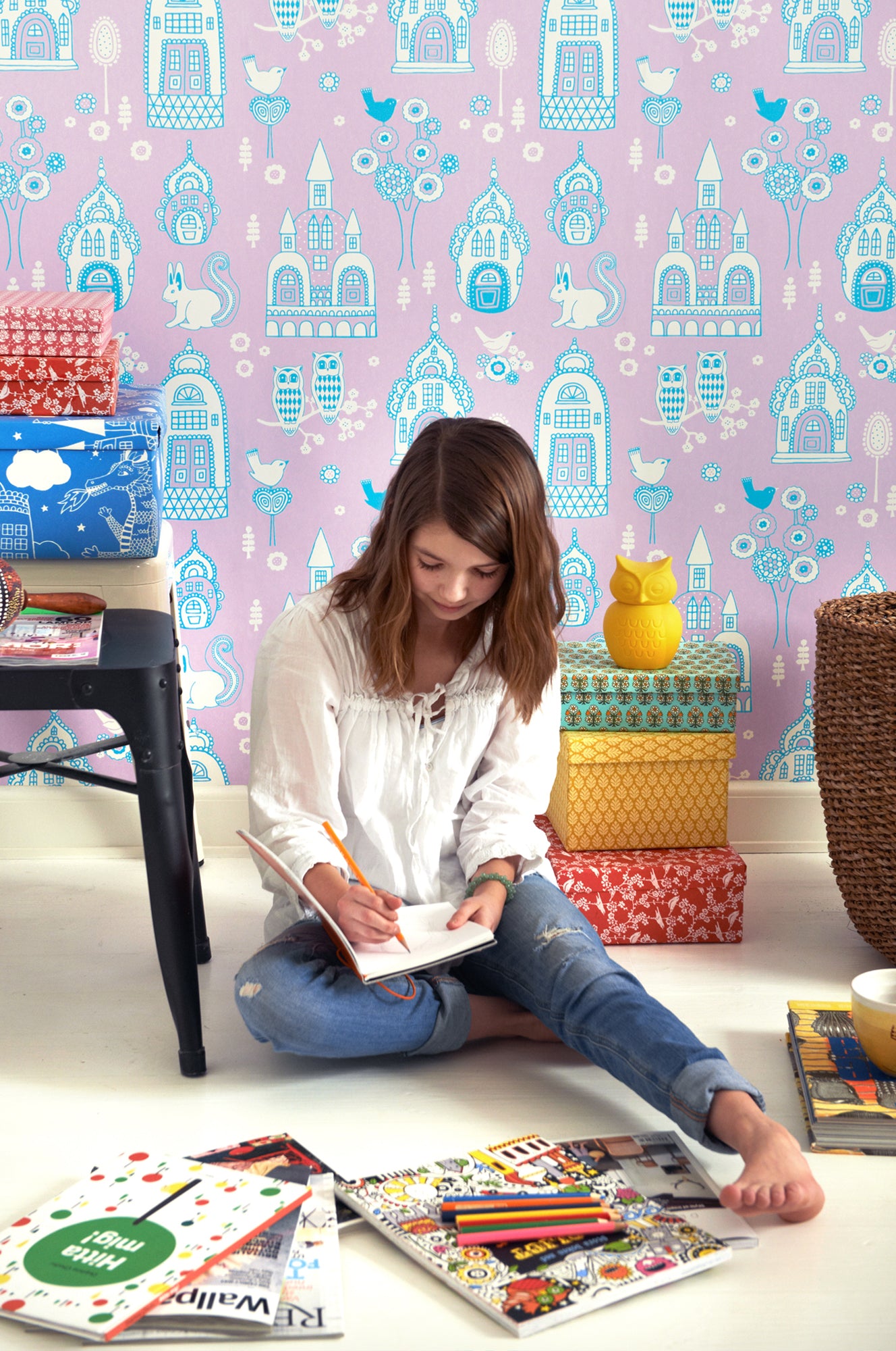 Palace Garden Purple Wallpaper - Majvillan