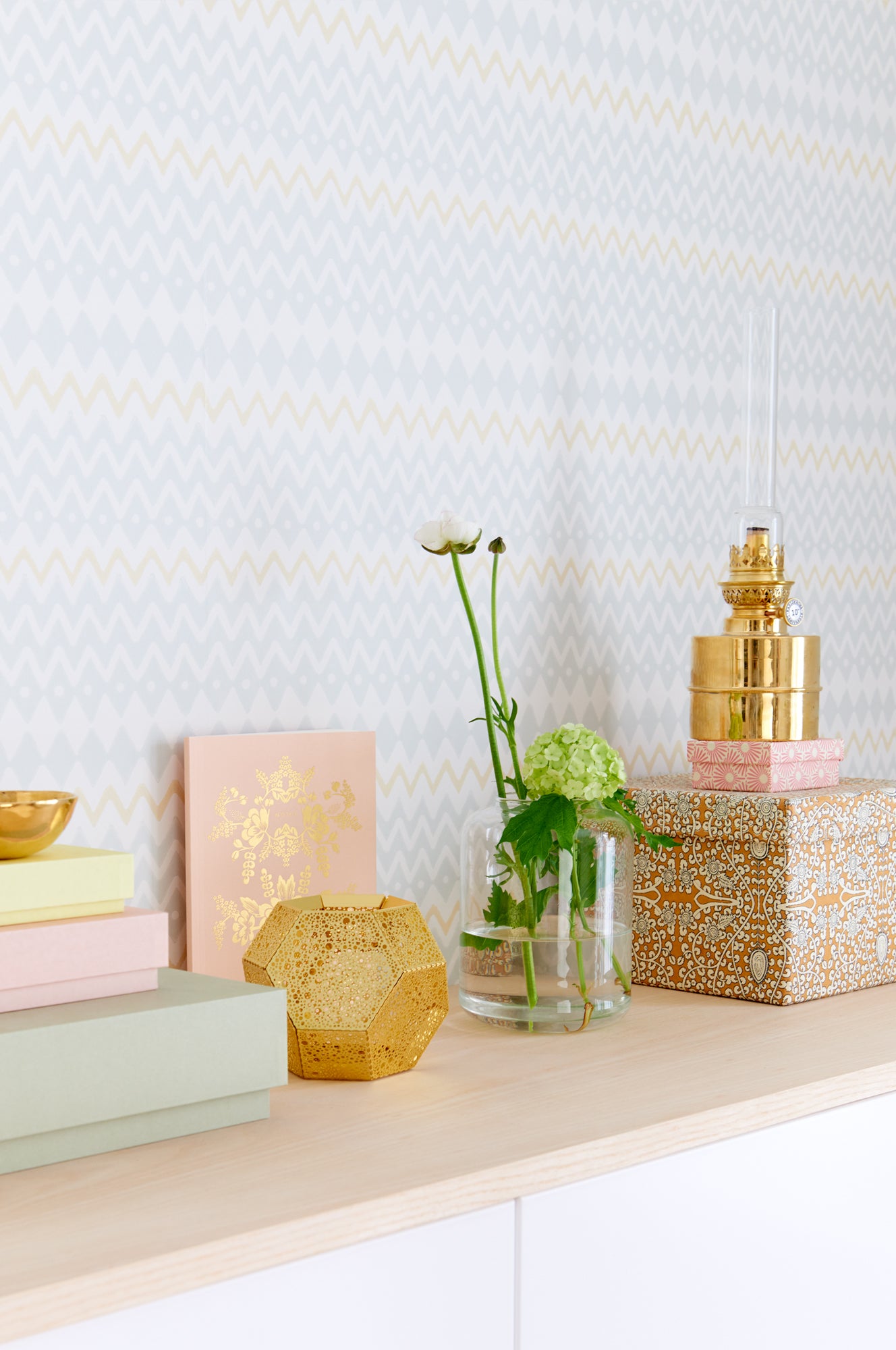 Tomoko Grey Wallpaper - Majvillan