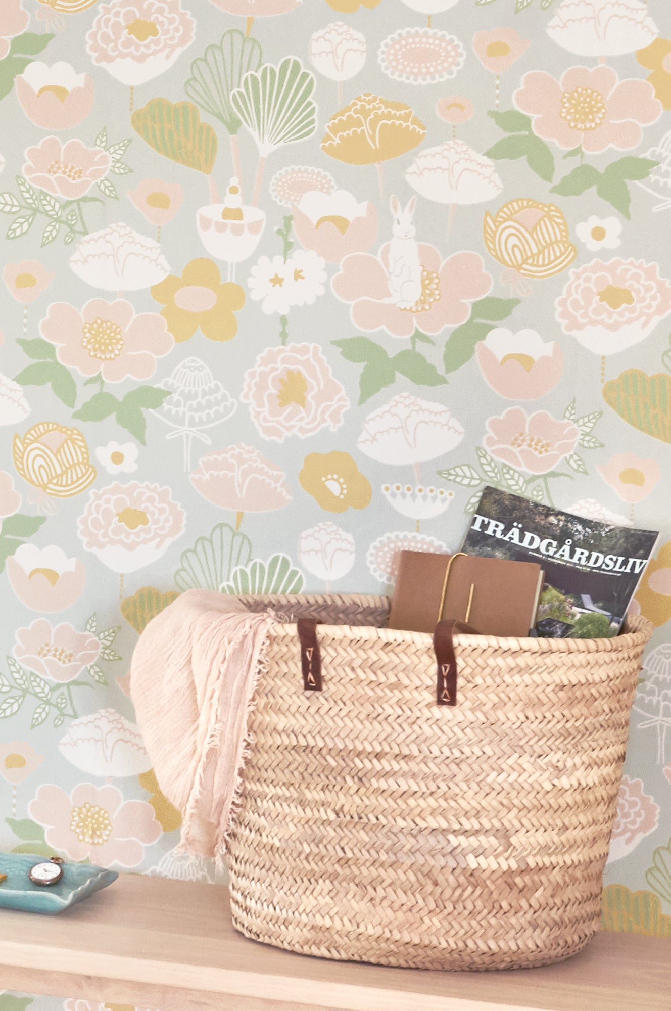 Little Light Grey Wallpaper - Majvillan