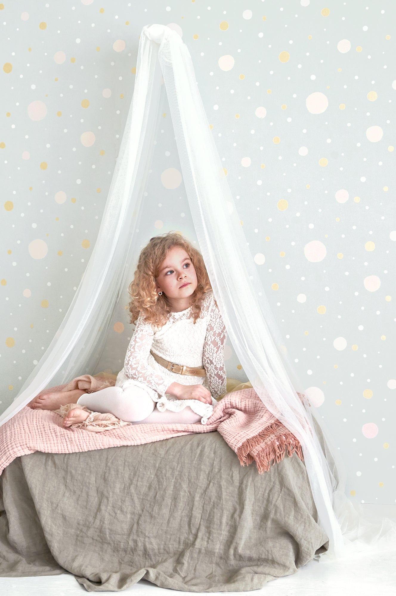 Confetti Grey/gold Wallpaper - Majvillan