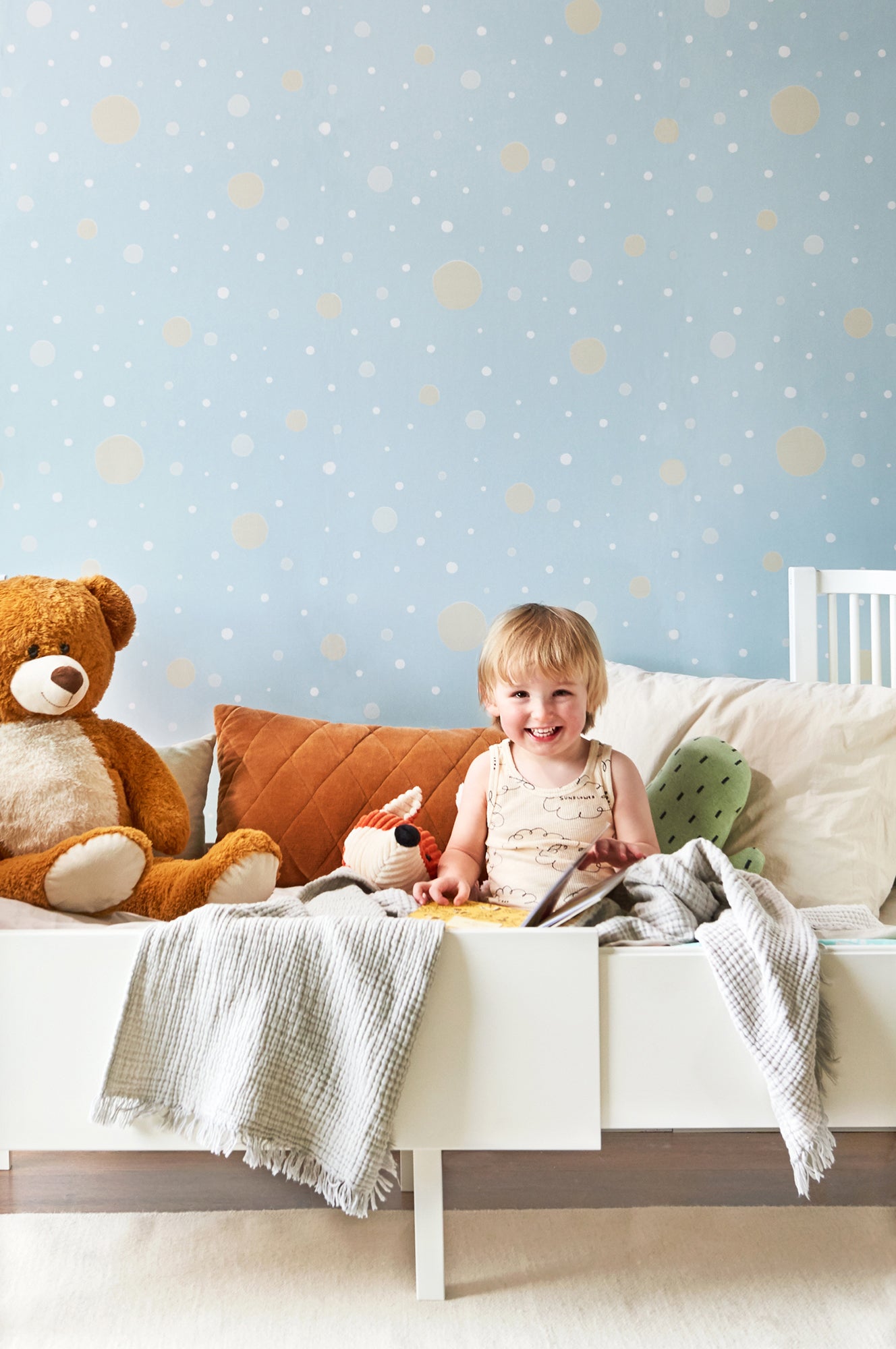 Confetti Soft Blue Wallpaper - Majvillan