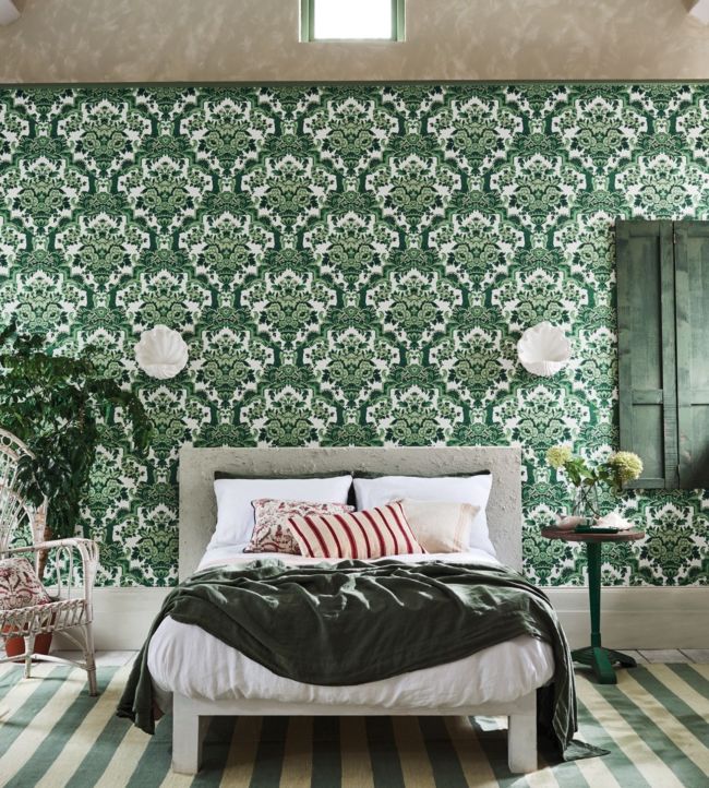 Lola Wallpaper - China Blue on Midnight - 117/13041
