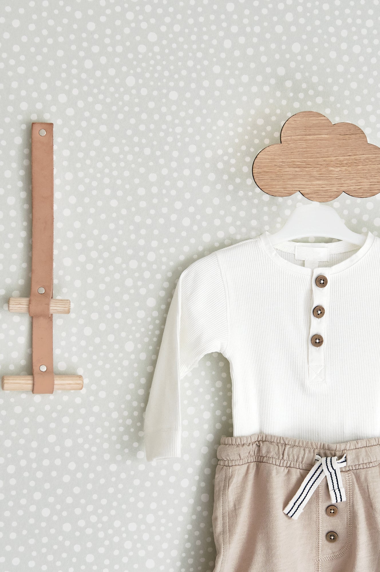 Dots Grey Wallpaper - Majvillan