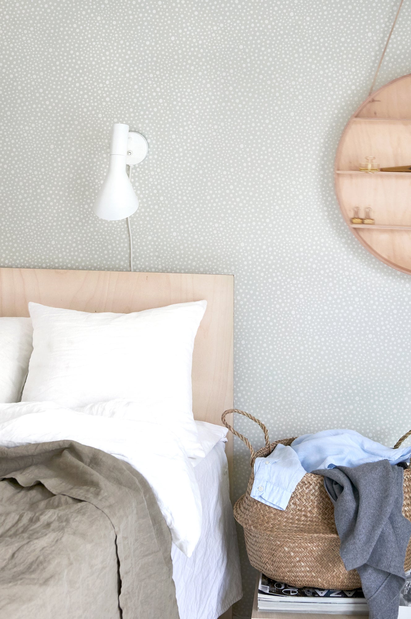 Dots Grey Wallpaper - Majvillan