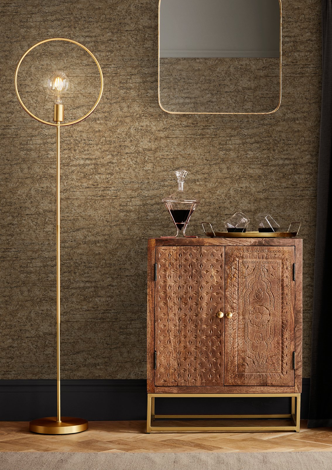 124132 - Vincenzo Wallpaper - Gold - Graham & Brown