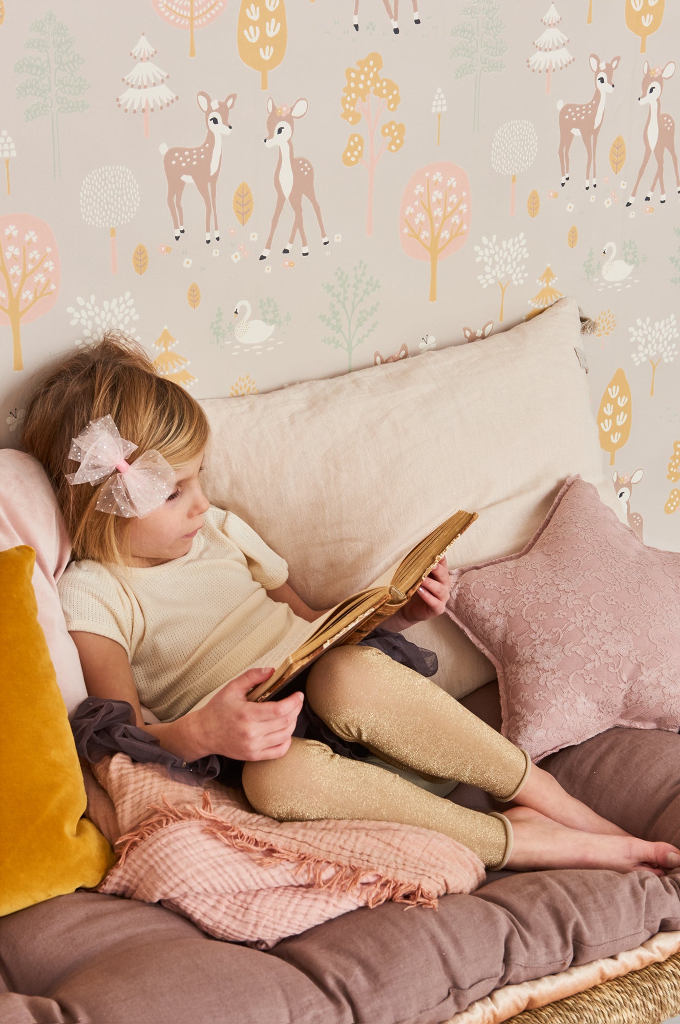 Golden Woods  Dusty Lilac Wallpaper - Majvillan