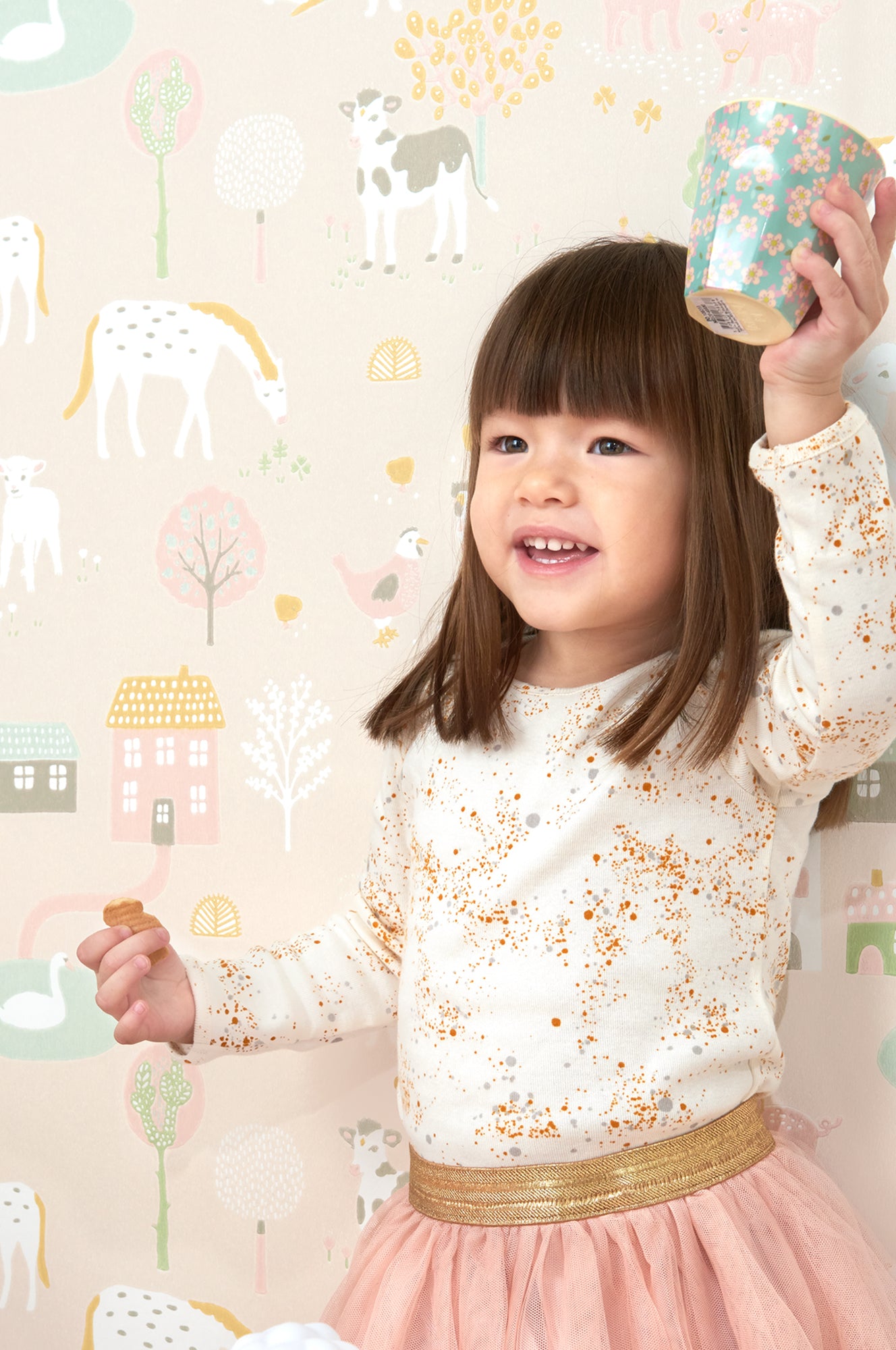 My Farm  Soft Pink Wallpaper - Majvillan