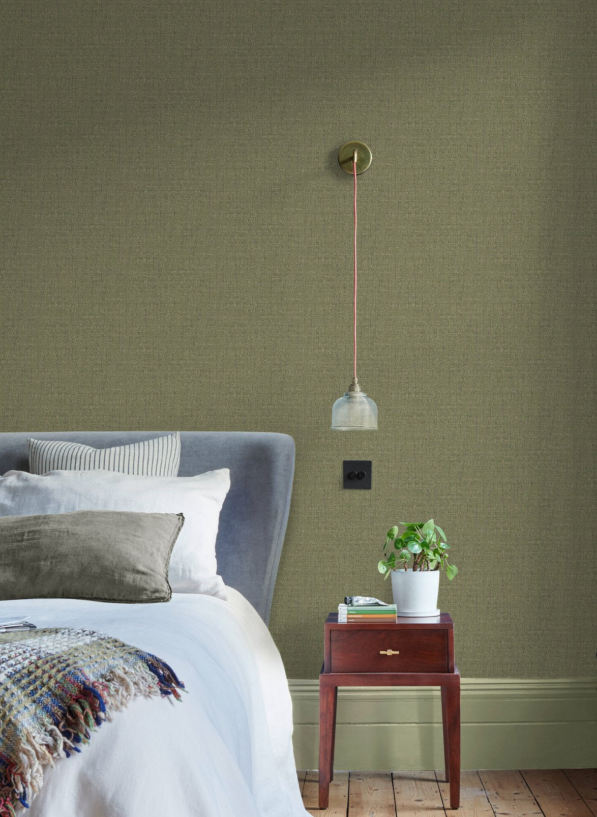 127907 - Albion Texture Wallpaper - Green - Graham & Brown