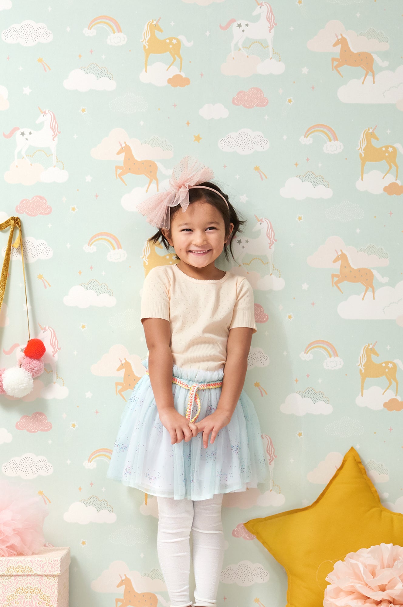 Rainbow Treasures Bubblegum Turquoise Wallpaper - Majvillan