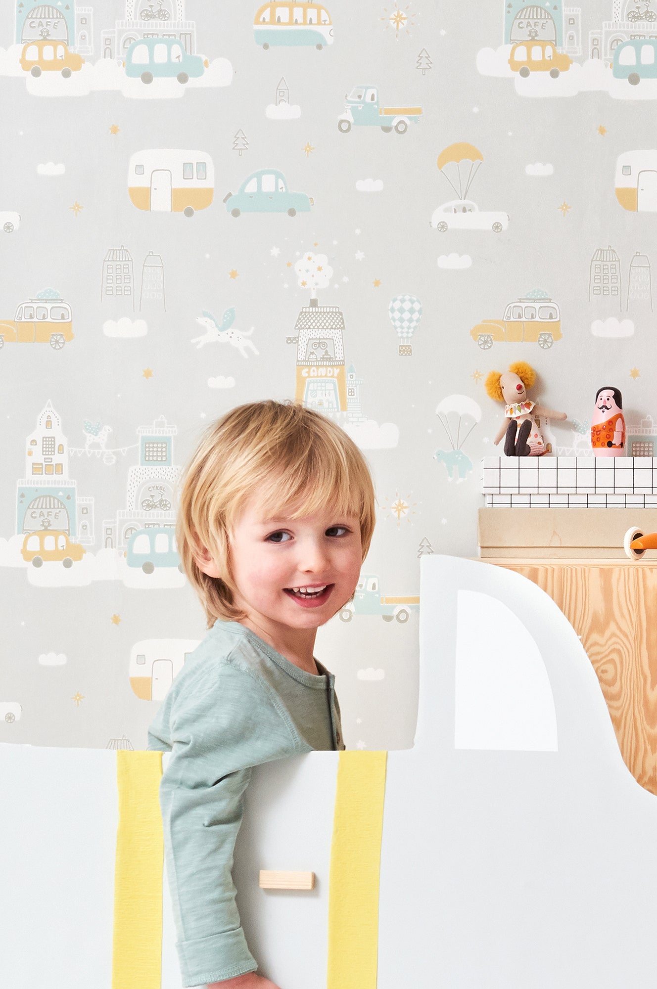 Above The Clouds Soft Grey Wallpaper - Majvillan