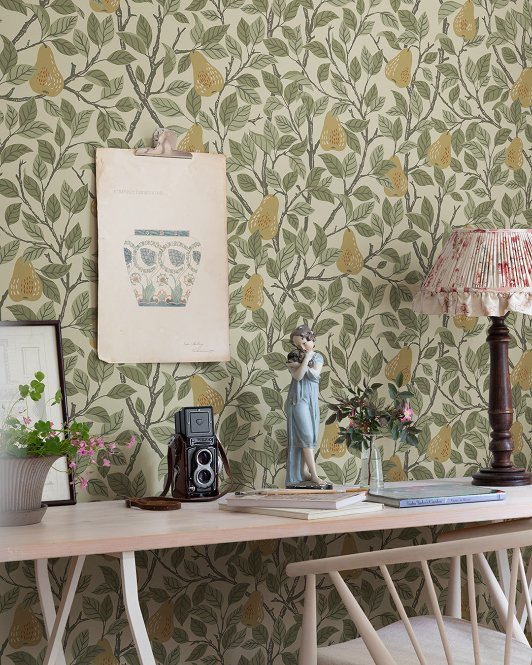 13102 - Pirum Wallpaper - Green / Beige - Midbec