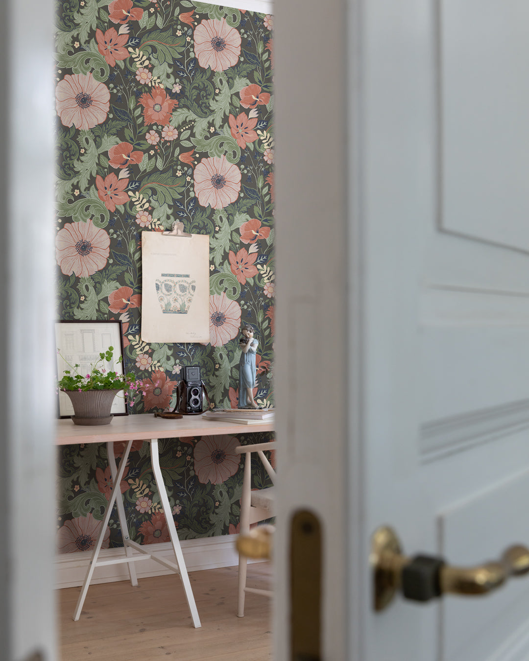 13107 - Victoria Wallpaper - Green - Midbec